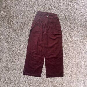 👖 **Bottom: High-Waist Burgundy Pants**